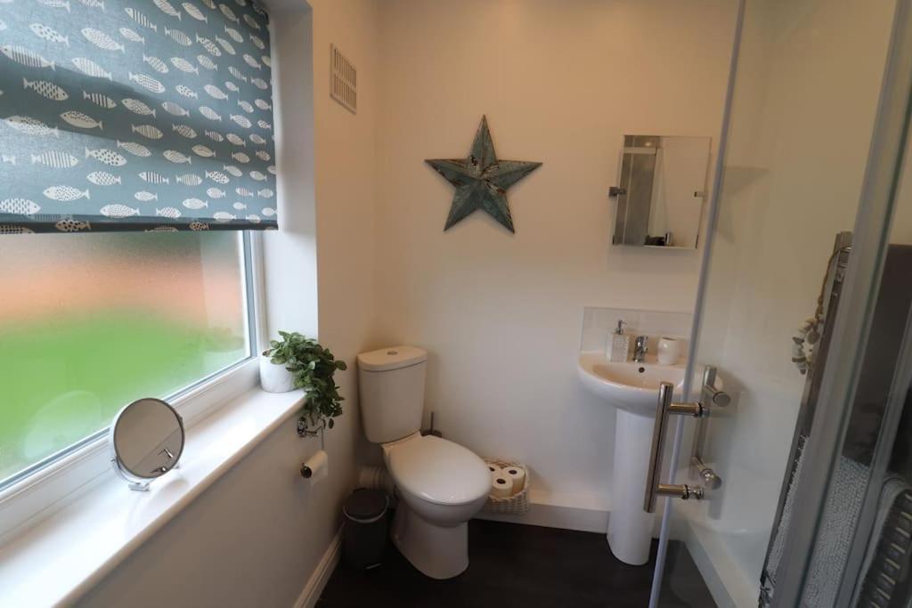 Cosy Two Bedroom First Floor Apartment เบอร์มิงแฮม ภายนอก รูปภาพ